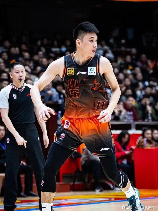 汉堡队以柔克刚，逆转比赛取得胜利的简单介绍