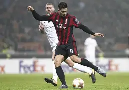 包含席尔瓦传射，曼城队客场大胜对手的词条